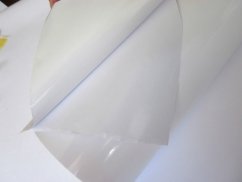 Błyszcząca folia 100cm x 152cm biała