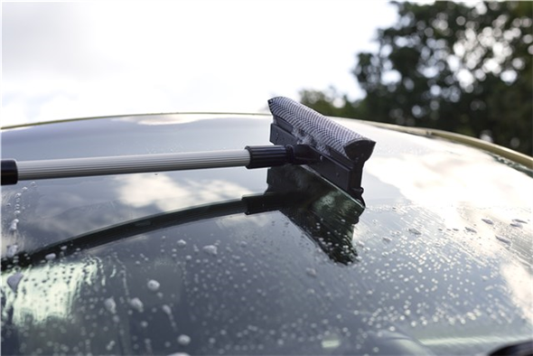 Vikan Windscreen Scraper Teleskopisch 710mm - Abzieher mit Schwamm für die Scheibenreinigung