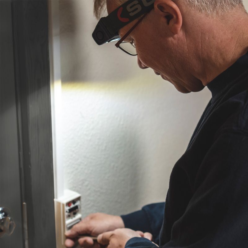 Scangrip I-VIEW - Podesiva čeona lampa visoke snage