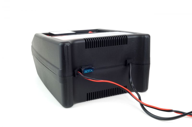 AMiO Caricabatterie auto/moto 8A, 12V SBC-8A